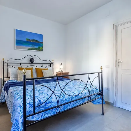 Sardinia Re - La Casa Azul 公寓